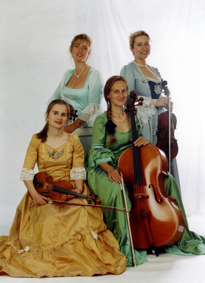 Das Quartett in Rokokokleidern